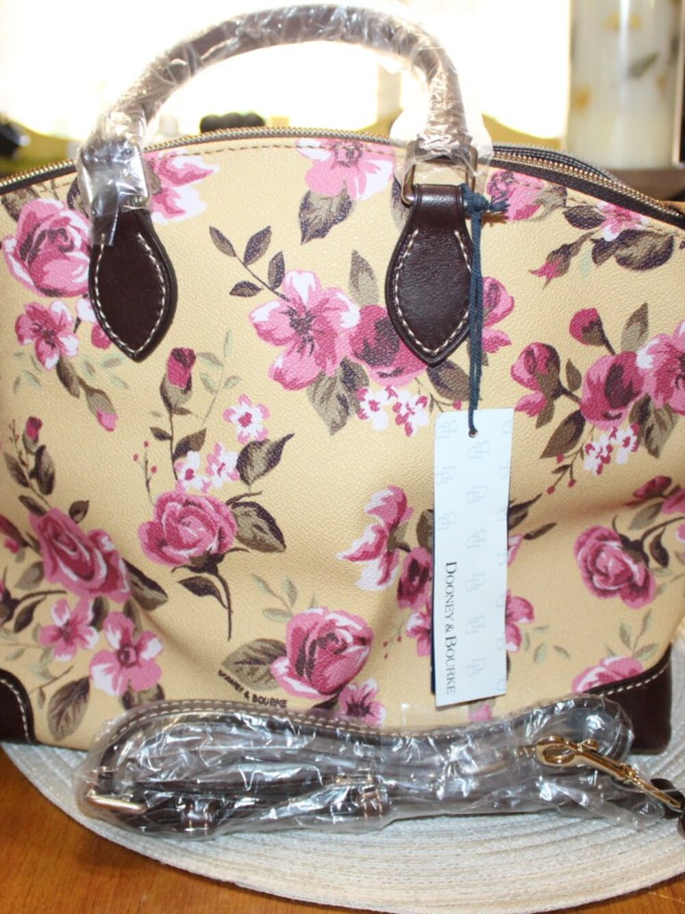 NEW WITH TAGS DOONEY SATCHEL PURSE BEAUTIFUL!!